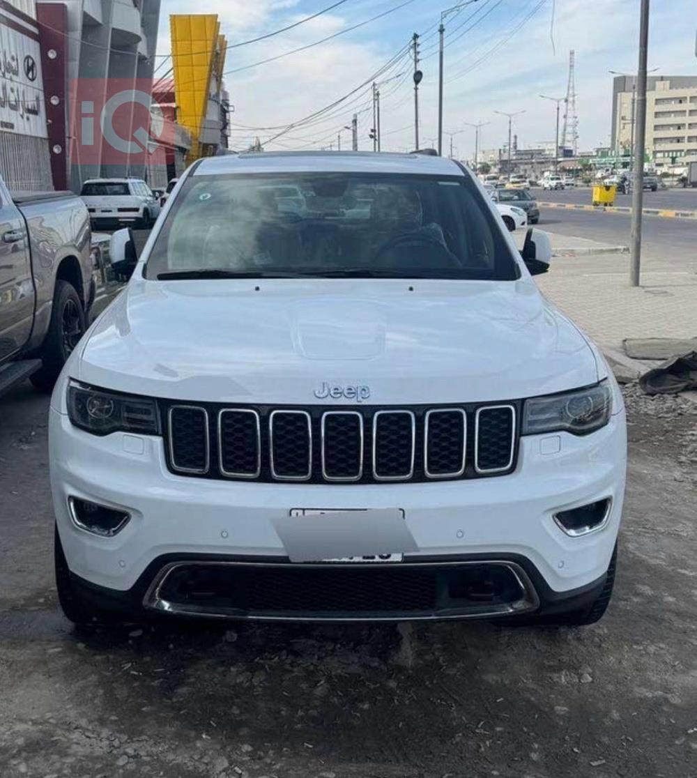 جیپ گراند شیرۆکی